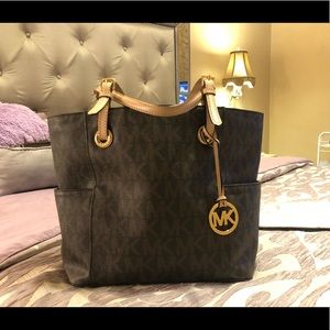 Michael Kors Bag | Jet Set Signature Shoulder Tote